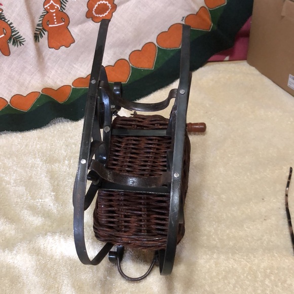 VINTAGE VICTORIAN  DOLL SLEIGH -WICKER/RATTAN, METAL, FABRIC 12”x12” - Picture 7 of 10